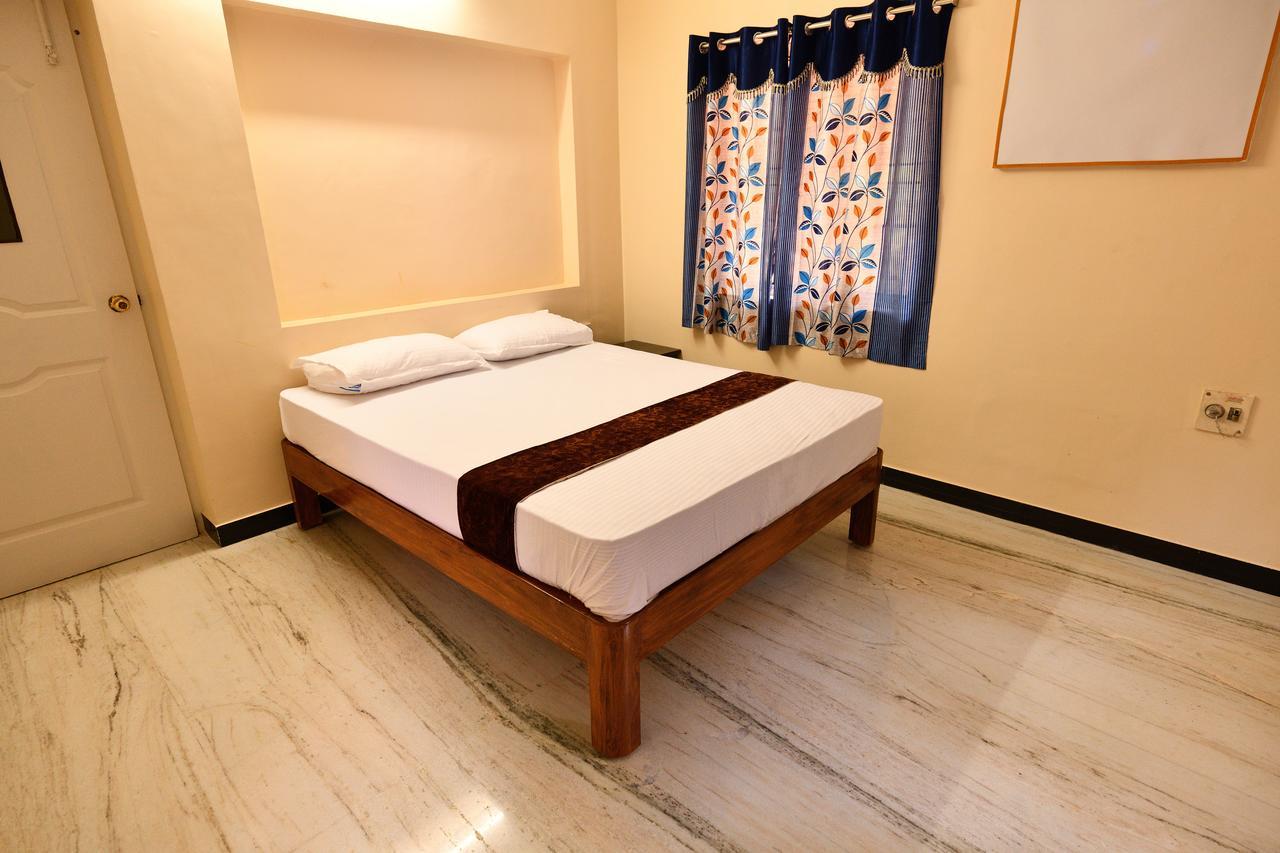 Sri Ranga Krupa Hotel Tiruchirappalli Exterior photo