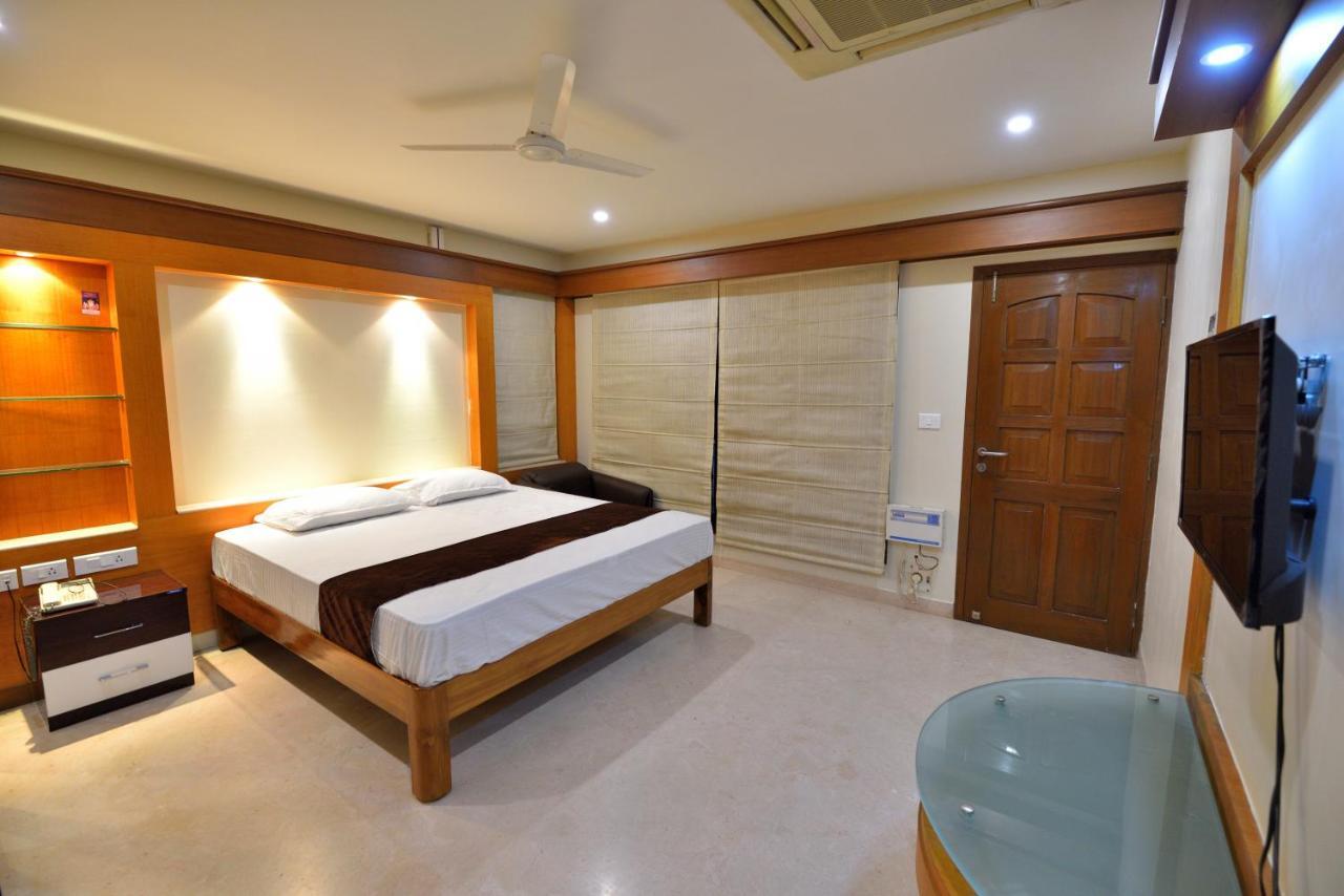 Sri Ranga Krupa Hotel Tiruchirappalli Exterior photo